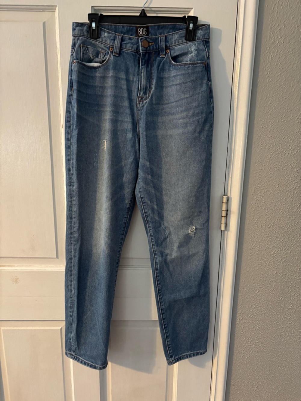 BDG Women's Mom High-Rise Distressed Denim Jeans 5-Pocket Button Zipper Sz 29